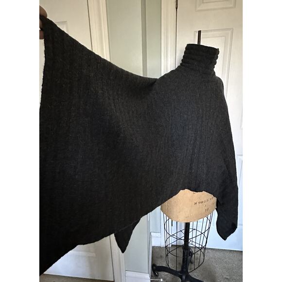 ALEXANDRA BARTLETT 100% Wool Turtleneck Sweater Poncho Top Dark Gray Charcoal - Picture 3 of 16